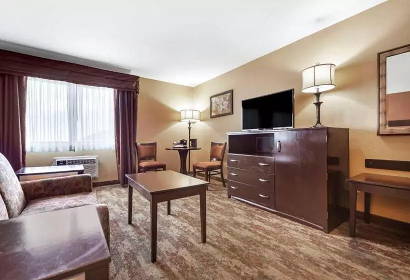 スイート, Econo Lodge Black Hills