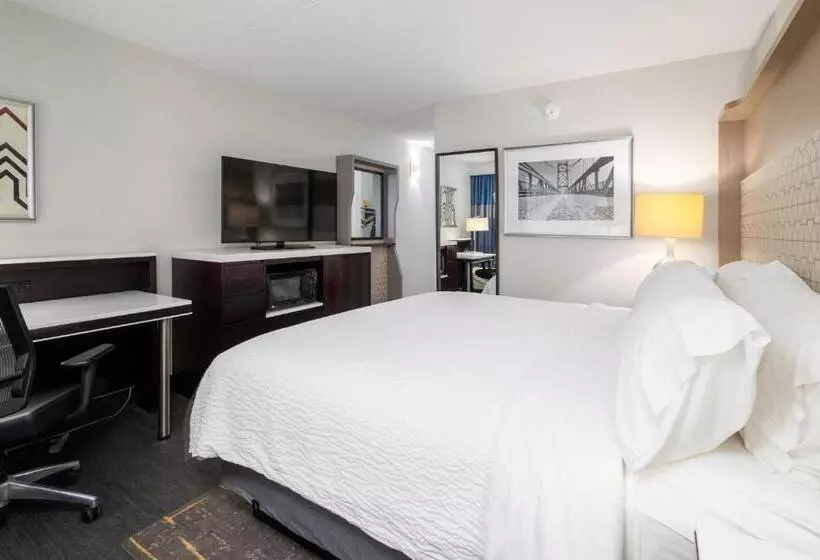 キングサイズベッドのスタンダードルーム, Holiday Inn Weirtonsteubenville Area