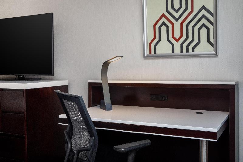 غرفة قياسية سرير كينج, Holiday Inn Weirtonsteubenville Area