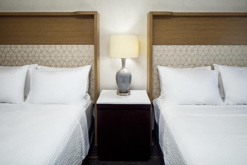 غرفة قياسية لذوى الاحتياجات الخاصة, Holiday Inn Weirtonsteubenville Area