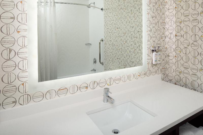 جناح سرير كينج, Holiday Inn Weirtonsteubenville Area