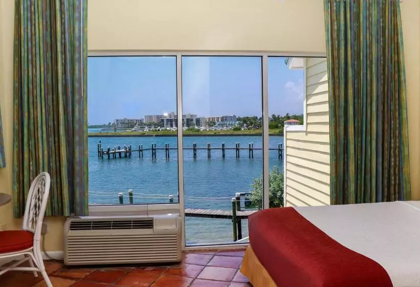 スタンダードスタジオ, Jupiter Waterfront Inn