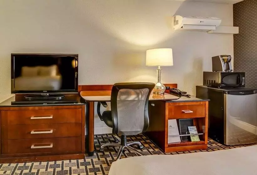 スーペリアールーム, La Saguenéenne   Hôtel Et Centre De Congrès