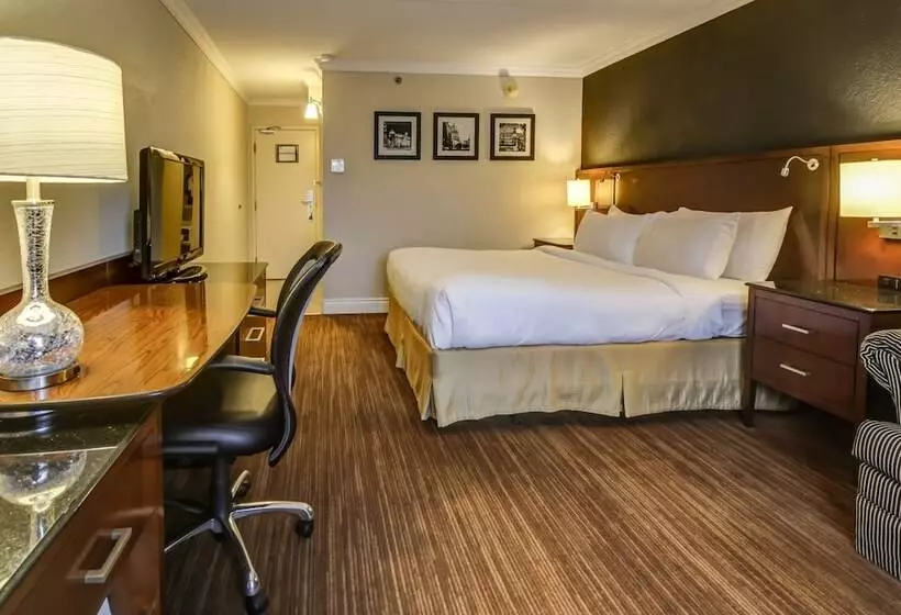 スーペリアールーム, La Saguenéenne   Hôtel Et Centre De Congrès