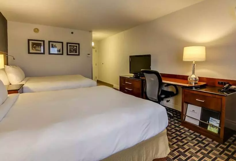 スーペリアールーム, La Saguenéenne   Hôtel Et Centre De Congrès