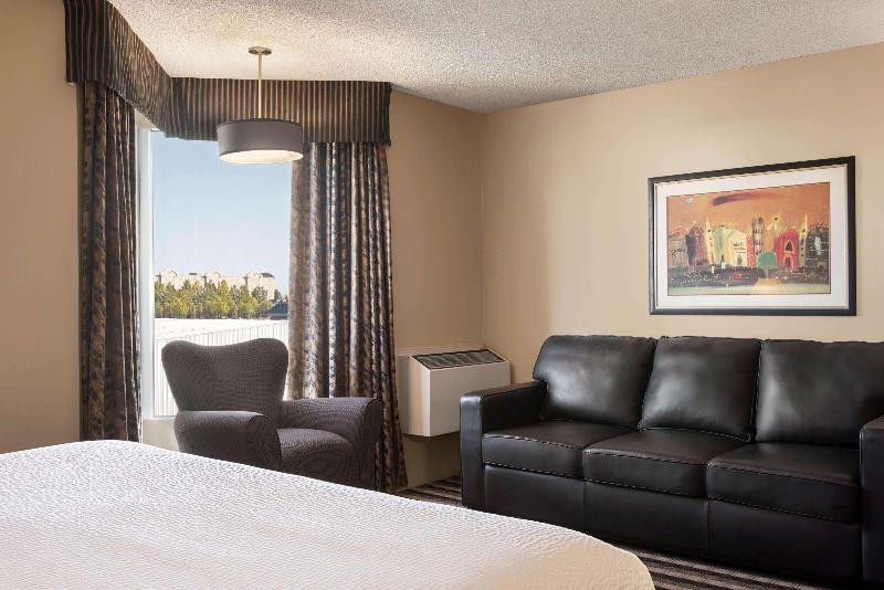 キングサイズベッドのデラックスルーム, Royal Hotel West Edmonton, Trademark Collection By Wyndham