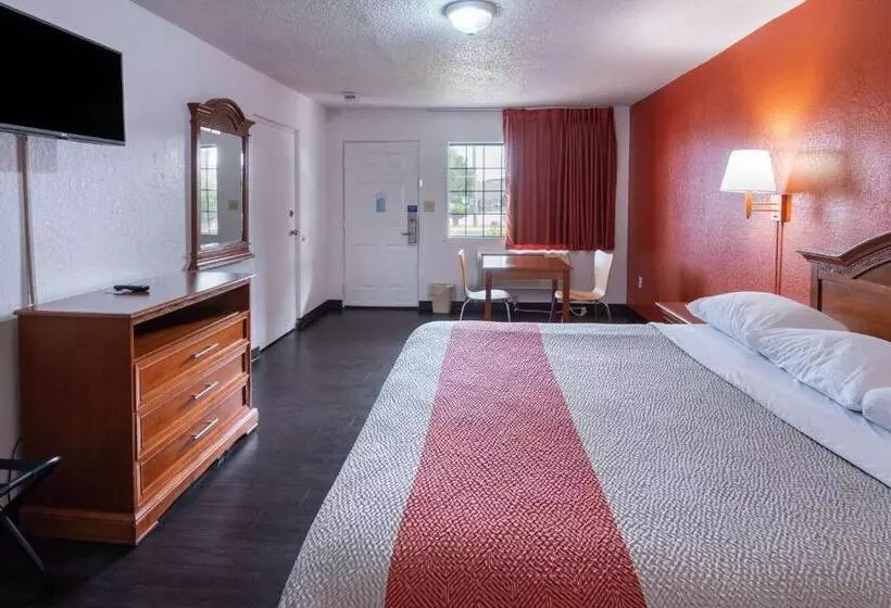 身障者適用キングサイズベッドルーム, Motel 6montgomery, Al  Coliseum