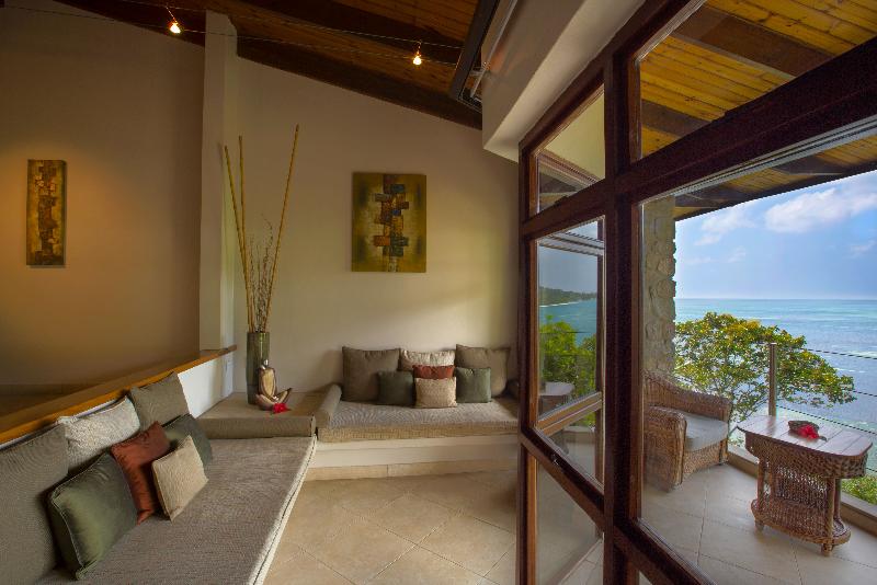 سوییت جونیور, Coco De Mer Hotel And Black Parrot Suites