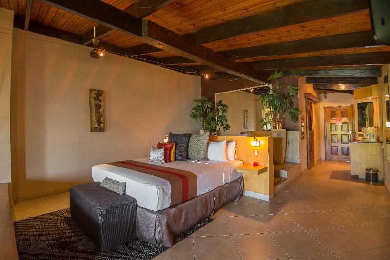 سوییت جونیور, Coco De Mer Hotel And Black Parrot Suites