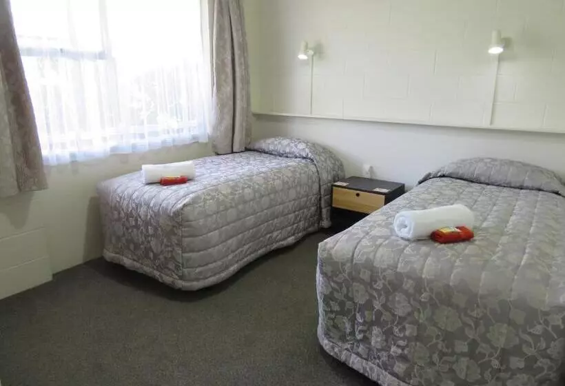 ２ベッドルームアパートメント, Commodore Court Motel