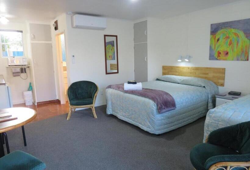 غرفة قياسية, Commodore Court Motel