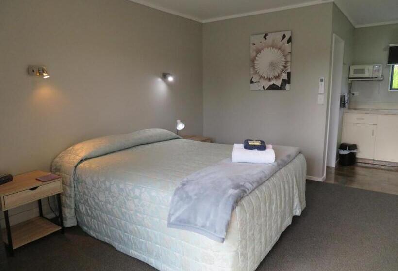 إستوديو قياسى, Commodore Court Motel