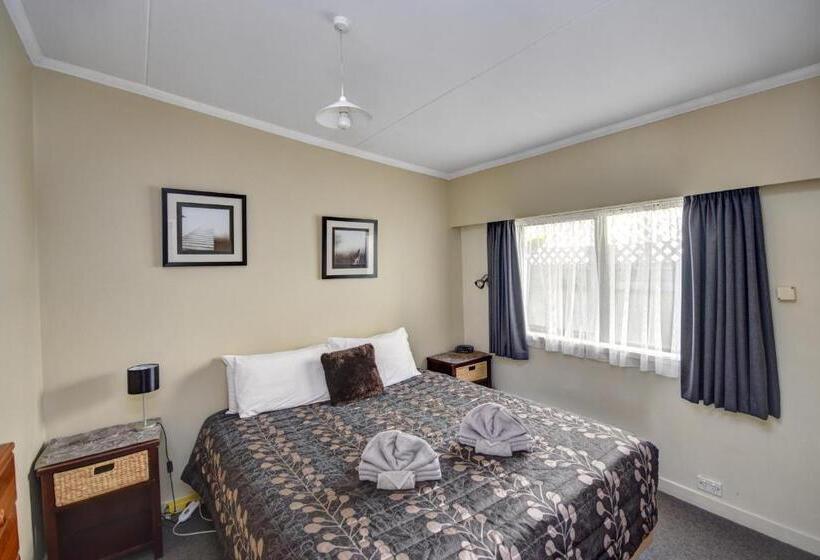 דירת שני חדרים, Garden Motel