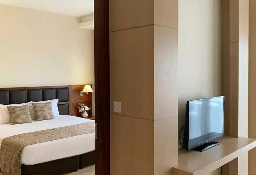 Executive Suite, Ajax