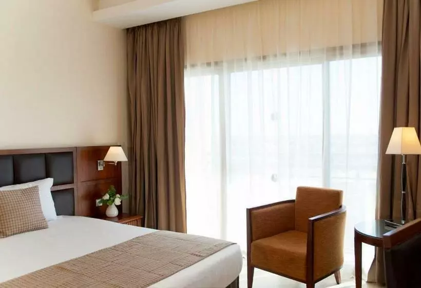 Executive Suite, Ajax