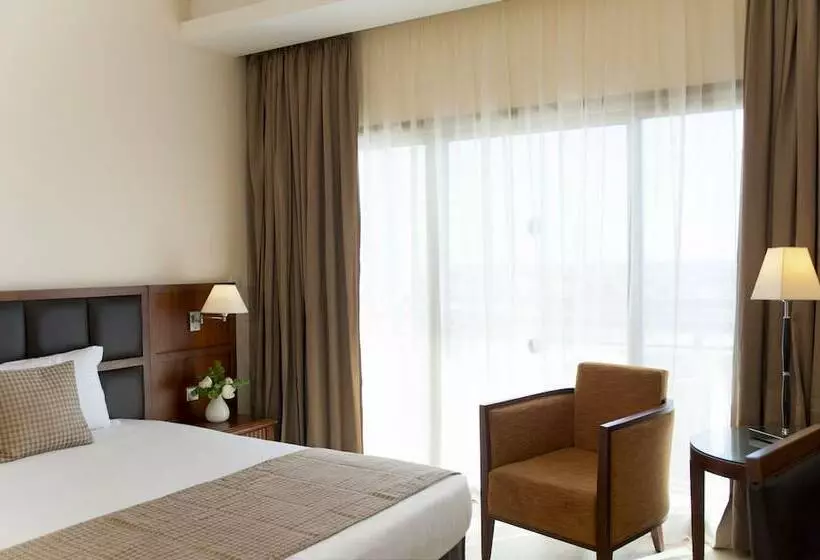 Executive Suite, Ajax