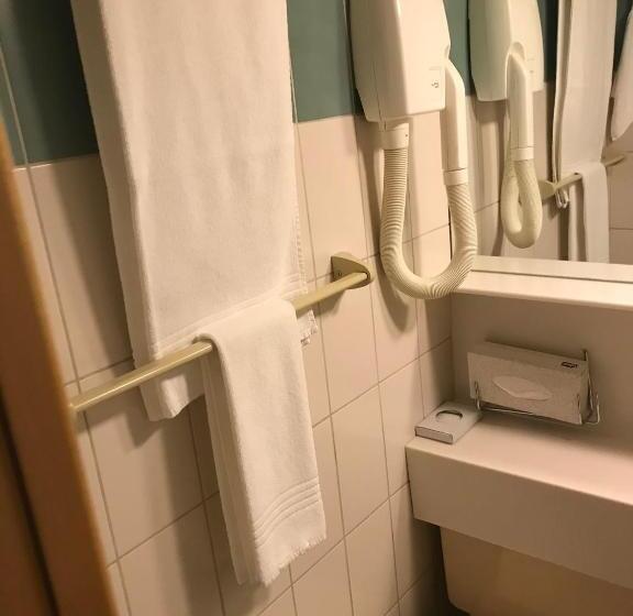 اتاق استاندارد یک نفره, Arlette Beim Hauptbahnhof