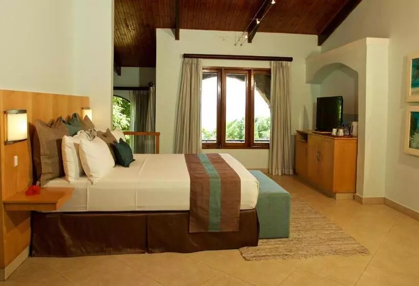 اتاق خانوادگی, Coco De Mer Hotel And Black Parrot Suites