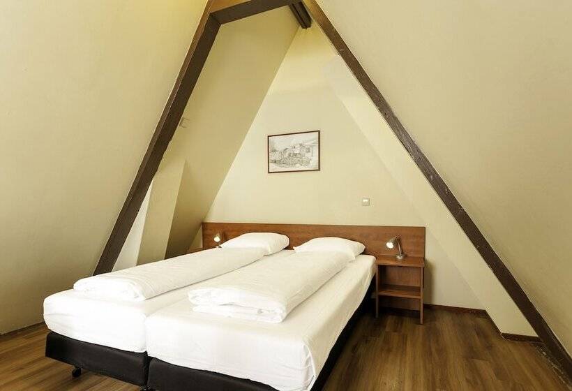 اتاق استاندارد سه نفره, Atrain