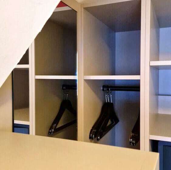 اتاق لوکس, Atrain