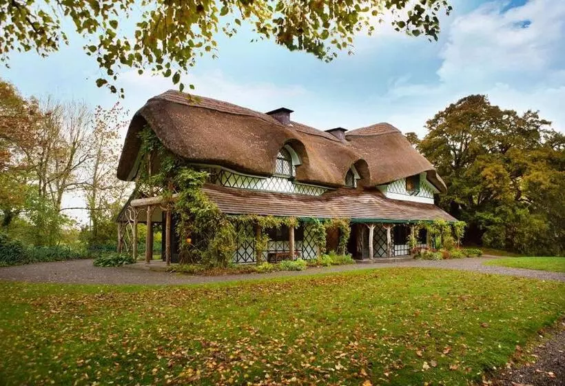 ファミリールーム, Cahir House
