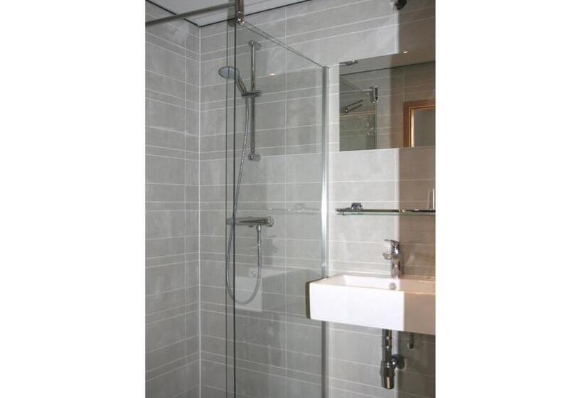 اتاق استاندارد سه نفره, Kap