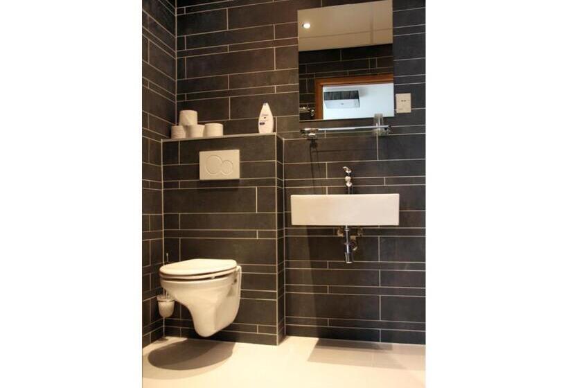 اتاق خانوادگی, Kap