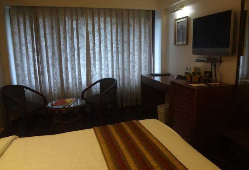 اتاق لوکس, Midtown Pritam