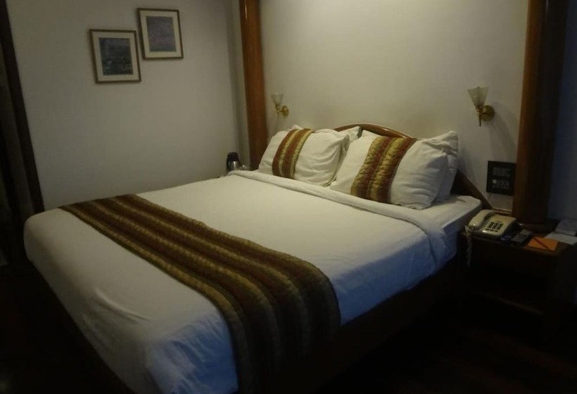 اتاق لوکس, Midtown Pritam