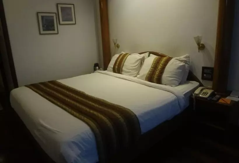 اتاق لوکس, Midtown Pritam