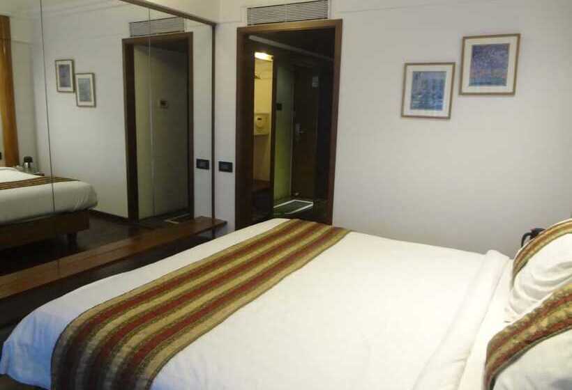 اتاق لوکس, Midtown Pritam