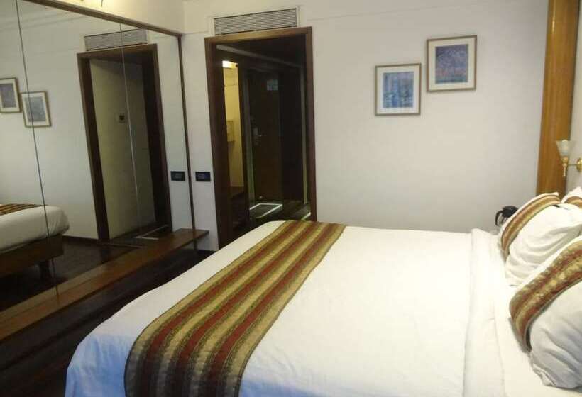 اتاق لوکس, Midtown Pritam