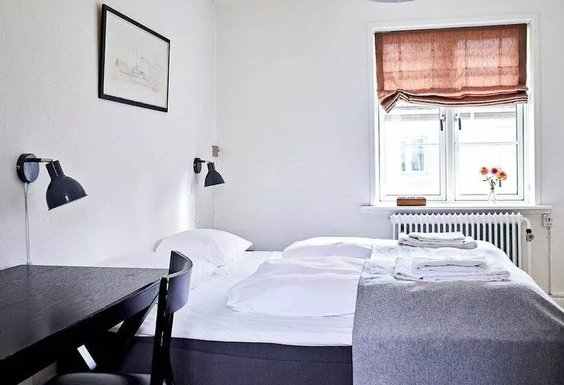 Camera Familiare, Saxkjøbing