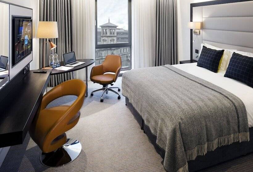 Club Room King Bed, The Address Connolly