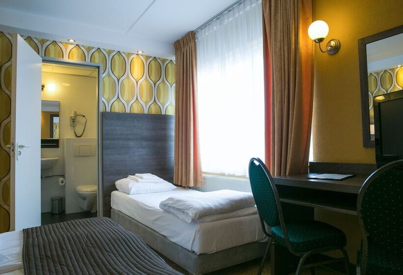 اتاق استاندارد سه نفره, Zwanenburg Amsterdam Airport