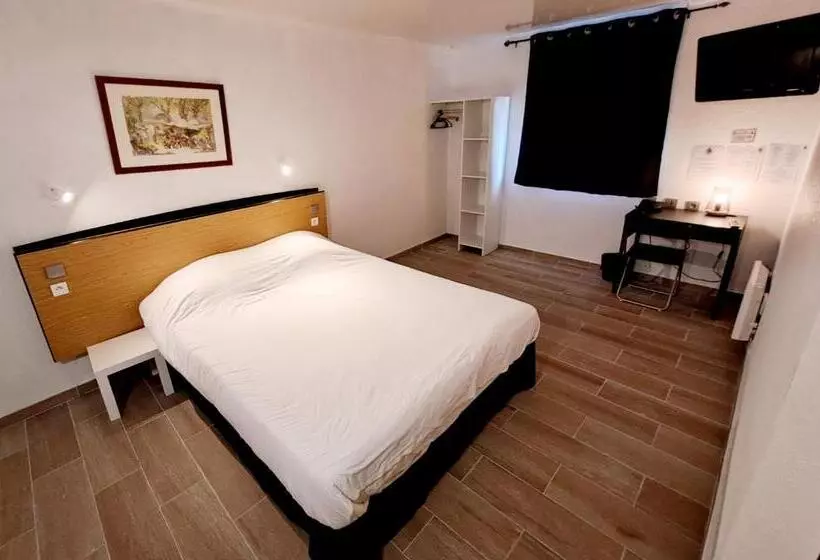 اتاق استاندارد, Crystal Hotel Saint Denis Basilique