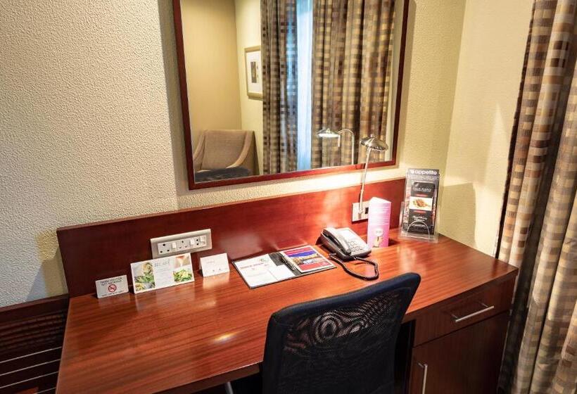 Quarto Standard para Deficientes, City Lodge Hotel Johannesburg Airport, Barbara Road
