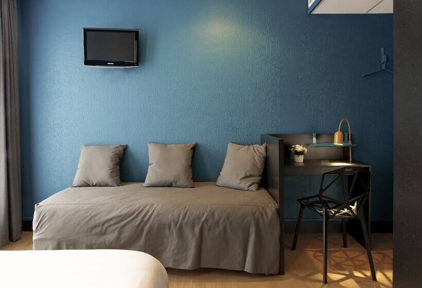 اتاق استاندارد سه نفره, Daval