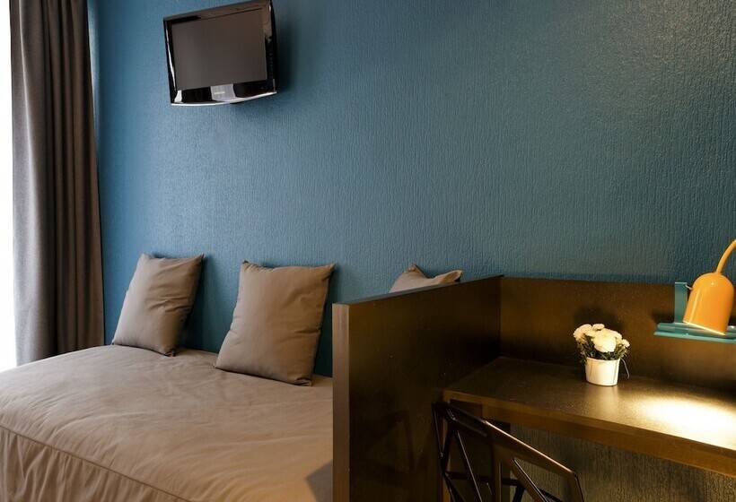 اتاق استاندارد سه نفره, Daval