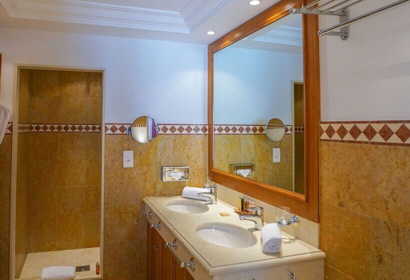 סוויטה עם טרסה, Le Domaine De L Astragale