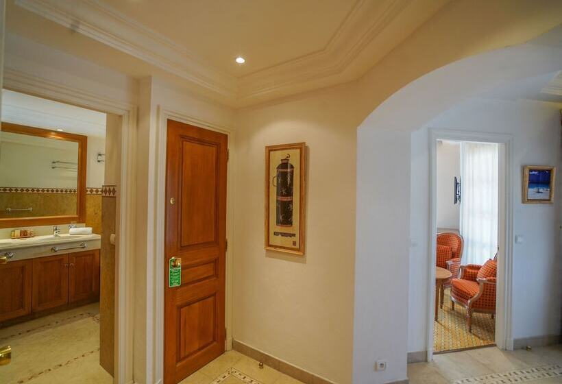 סוויטה עם מרפסת, Le Domaine De L Astragale