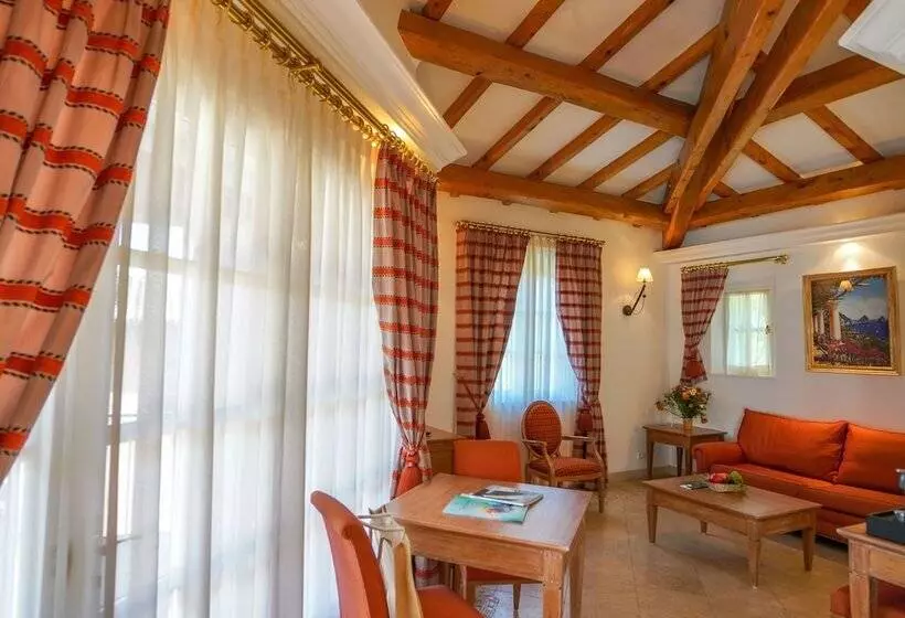 Sviitti Parveke, Le Domaine De L Astragale