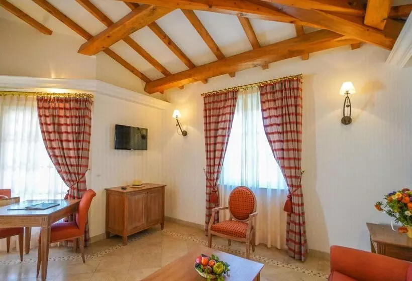 Sviitti Parveke, Le Domaine De L Astragale