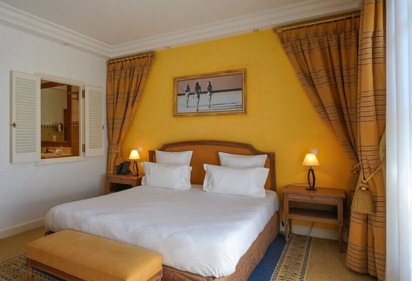 סוויטה עם ג'קוזי, Le Domaine De L Astragale