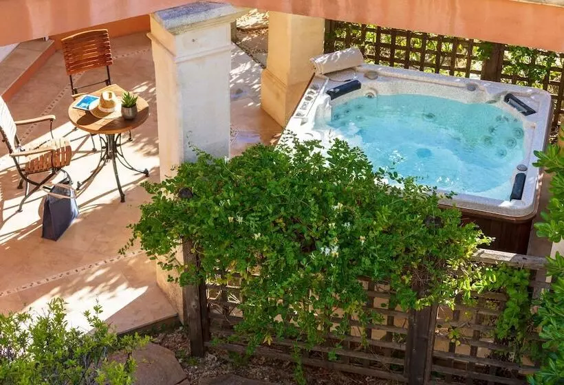 Sviitti Poreallas, Le Domaine De L Astragale