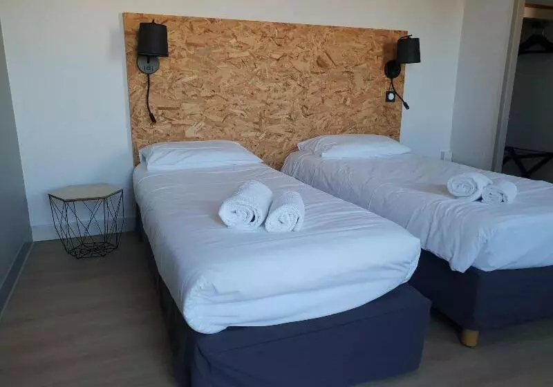 Standard-huone, Hôtel Les Genêts Bayonne