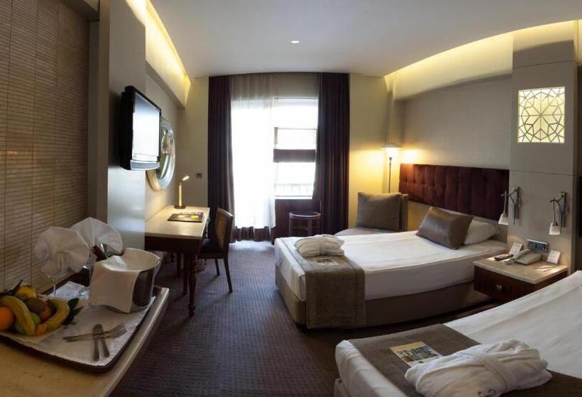 اتاق استاندارد سه نفره, Kervansaray Thermal Convention Center & Spa