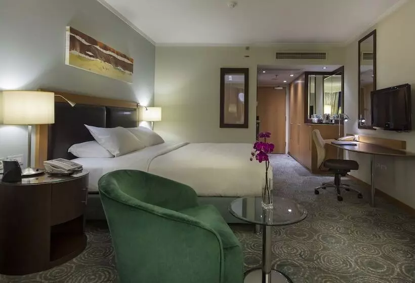اتاق خانوادگی تودرتو, Mersin Hiltonsa