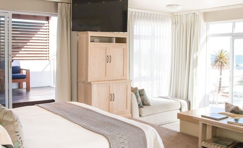 جناح مطلّ علي البحر, The Bay