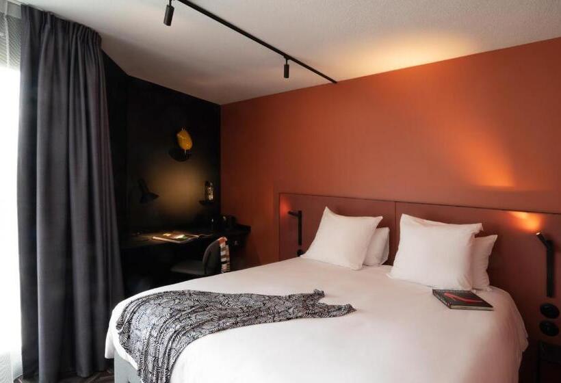 Comfort room with city view, Tribe Carcassonne